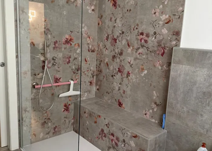 Casa Simonetta * Лавено-Момбелло